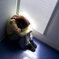 Предотвращение самоубийств: Как оказать помощь суицидальному человеку
